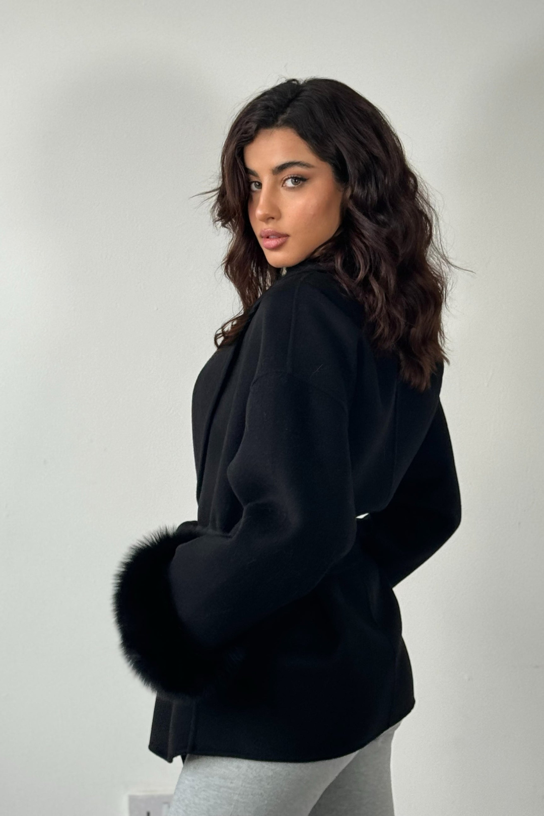 Manteau Gabrielle Élégance Noire